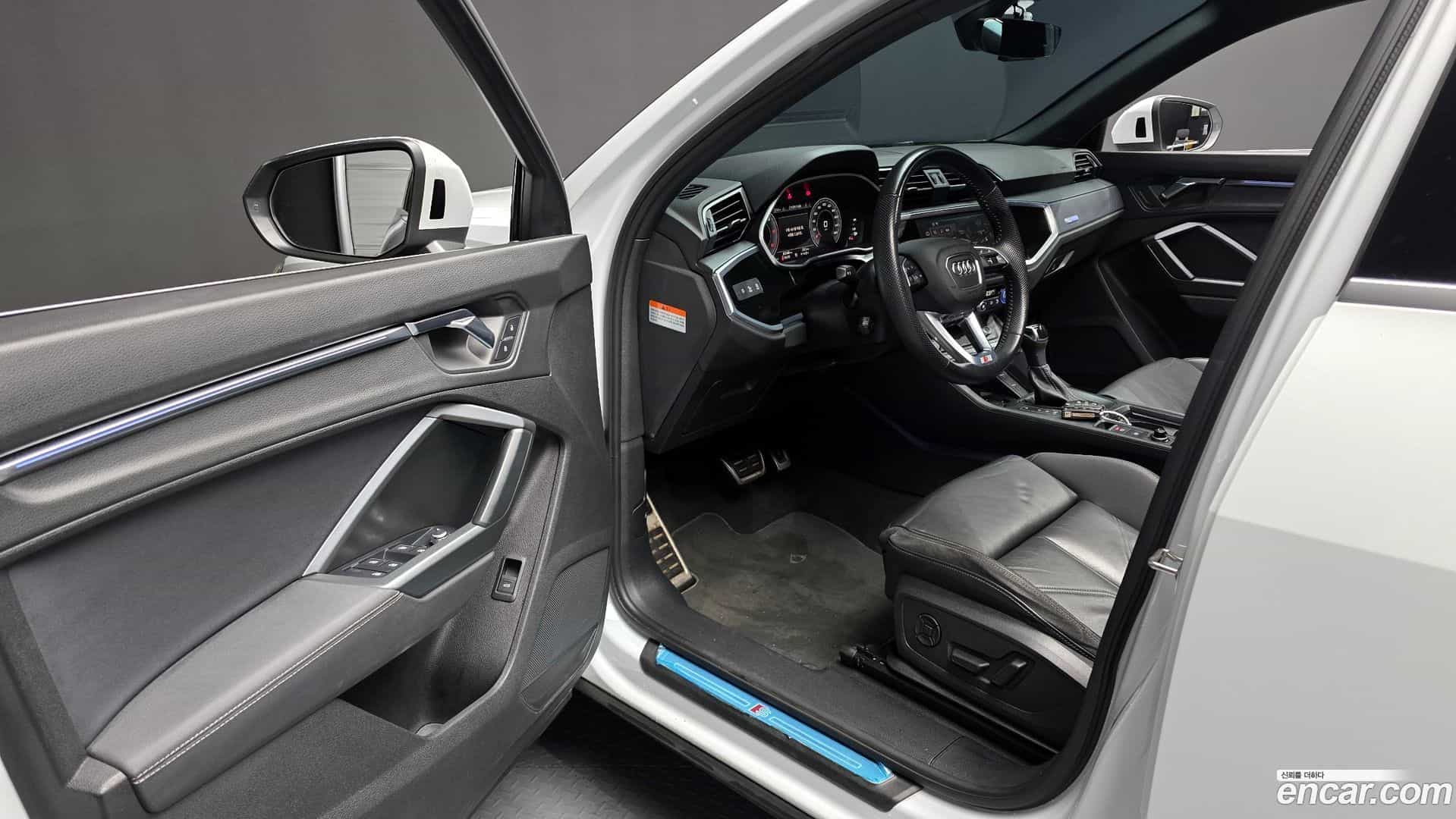 Q3 Audi 2020.11-INNER-010