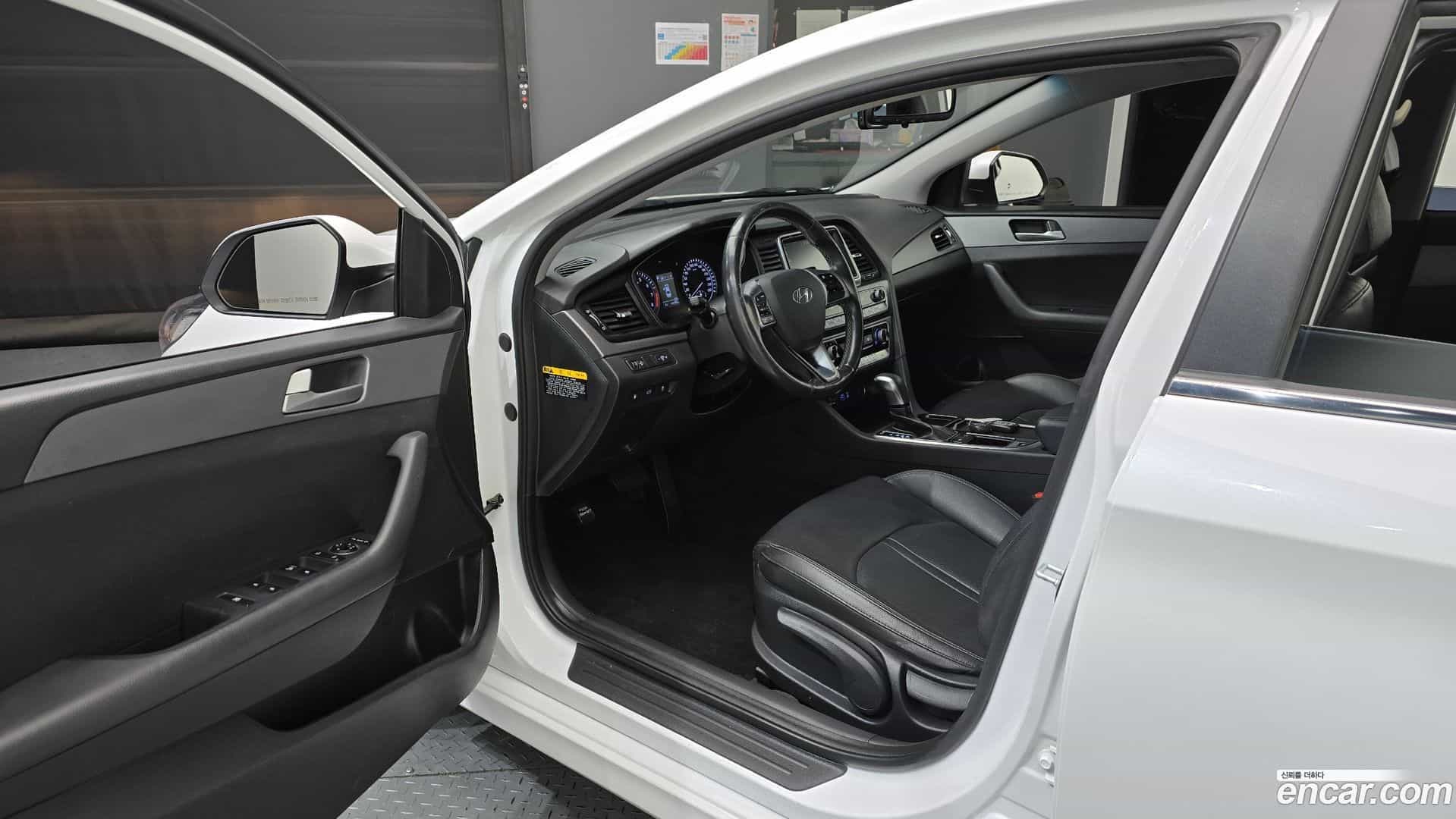 Sonata Hyundai 2019.1-INNER-010