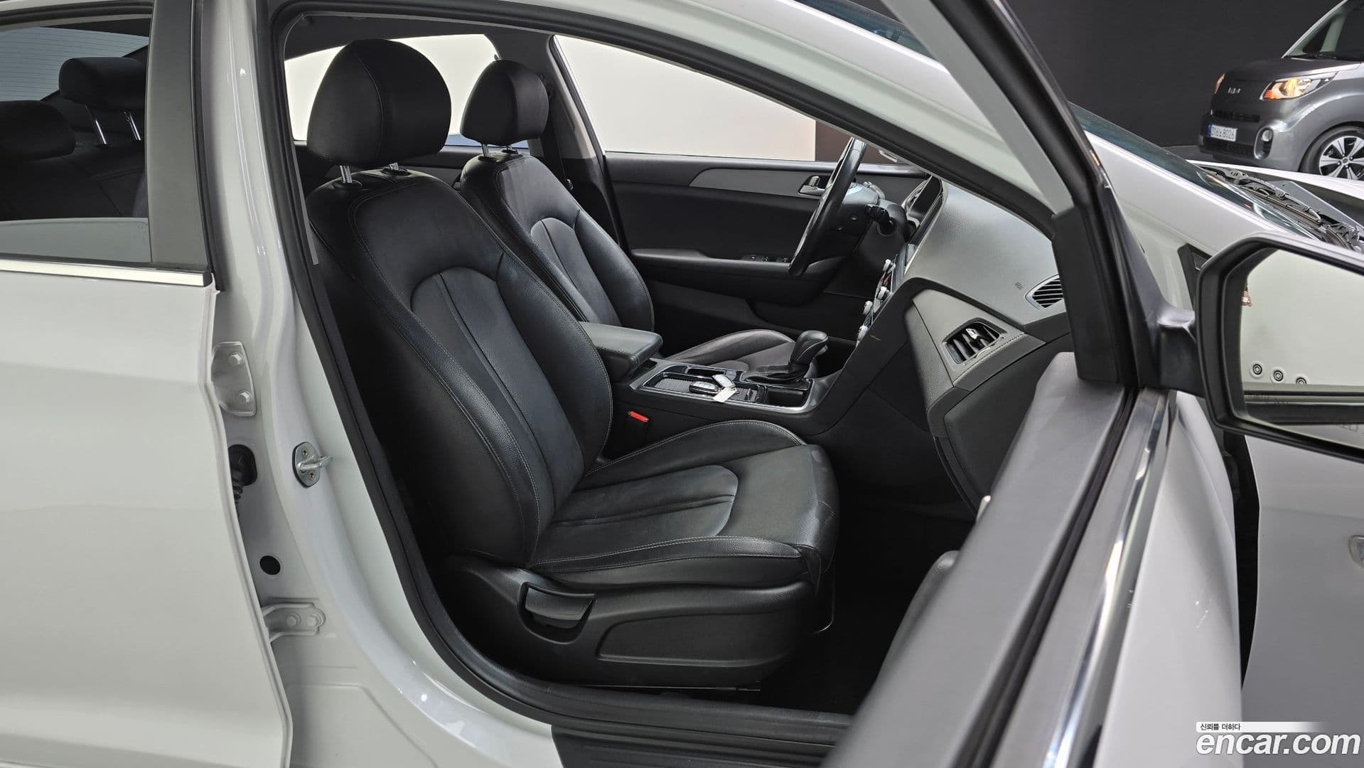 Main__Slider__Photo:Sonata Hyundai 2019.1-11