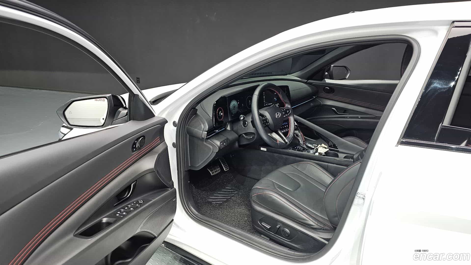 AVANTE Hyundai 2023.9-OPTION-015