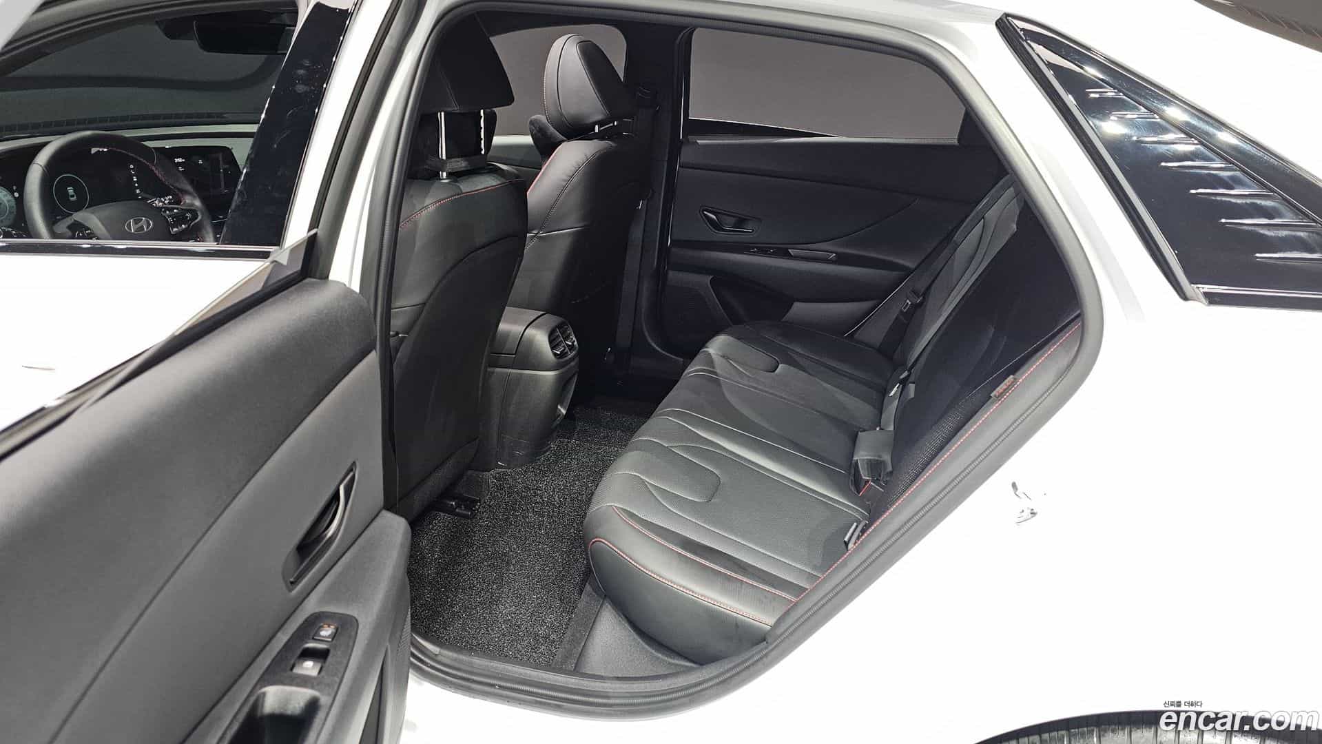 AVANTE Hyundai 2023.9-OPTION-021