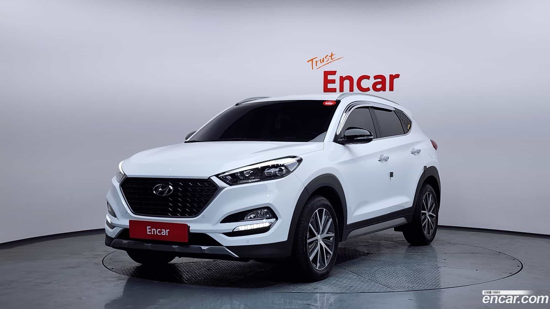 Tucson Hyundai 2017.2-OUTER-001