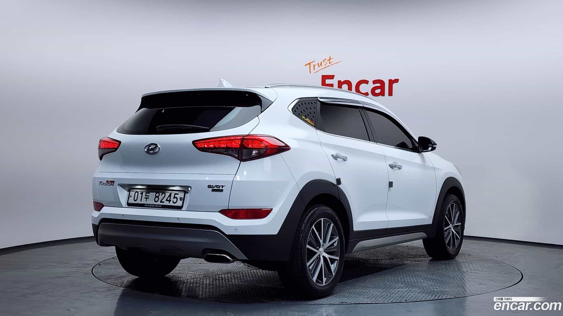 Tucson Hyundai 2017.2-OUTER-002