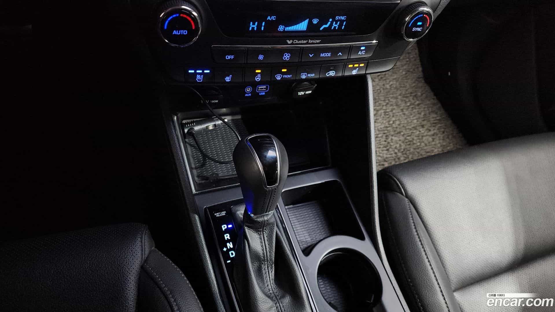 Tucson Hyundai 2017.2-INNER-009