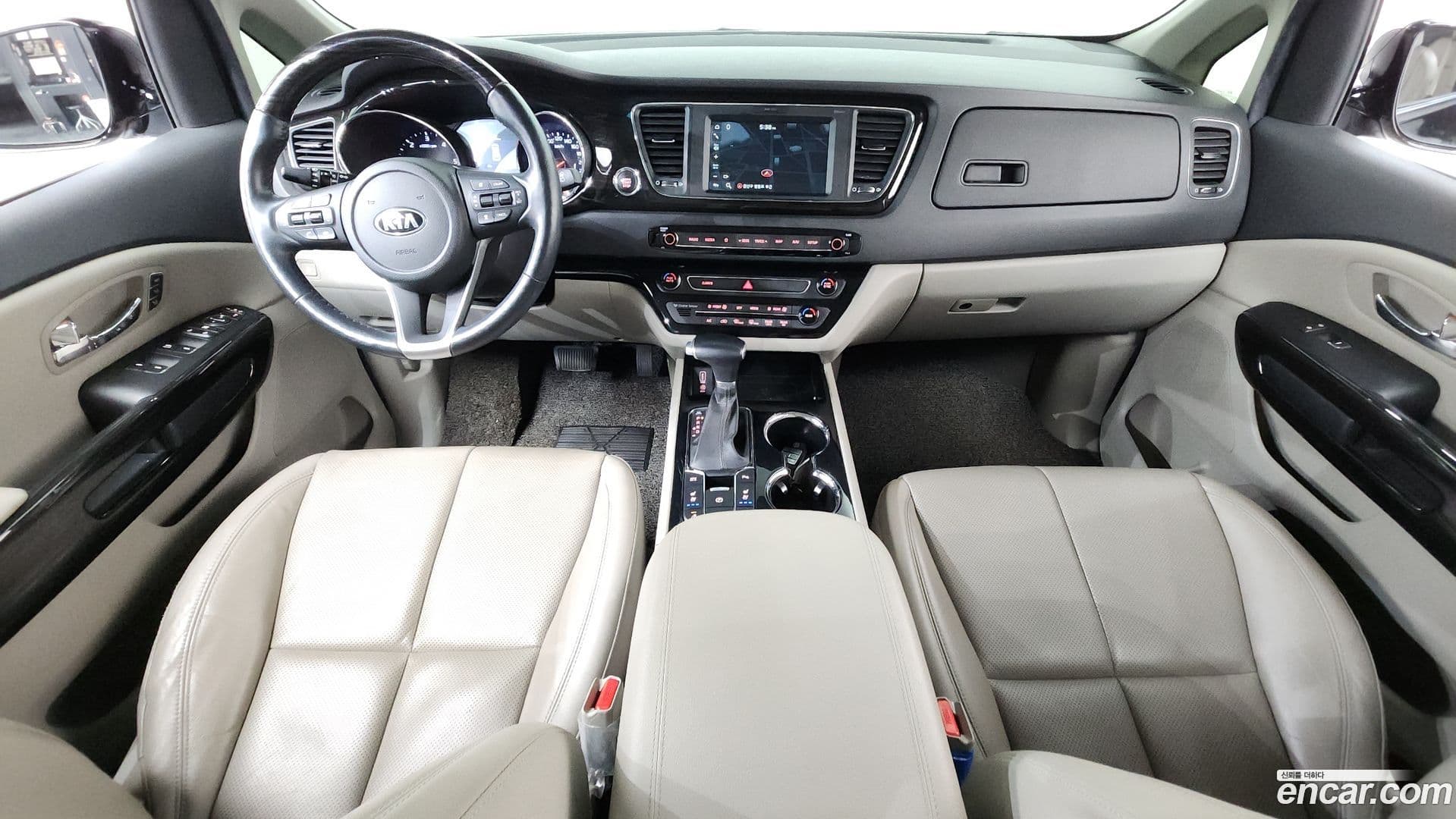 Main__Slider__Photo:Canival Kia 2020.3-6