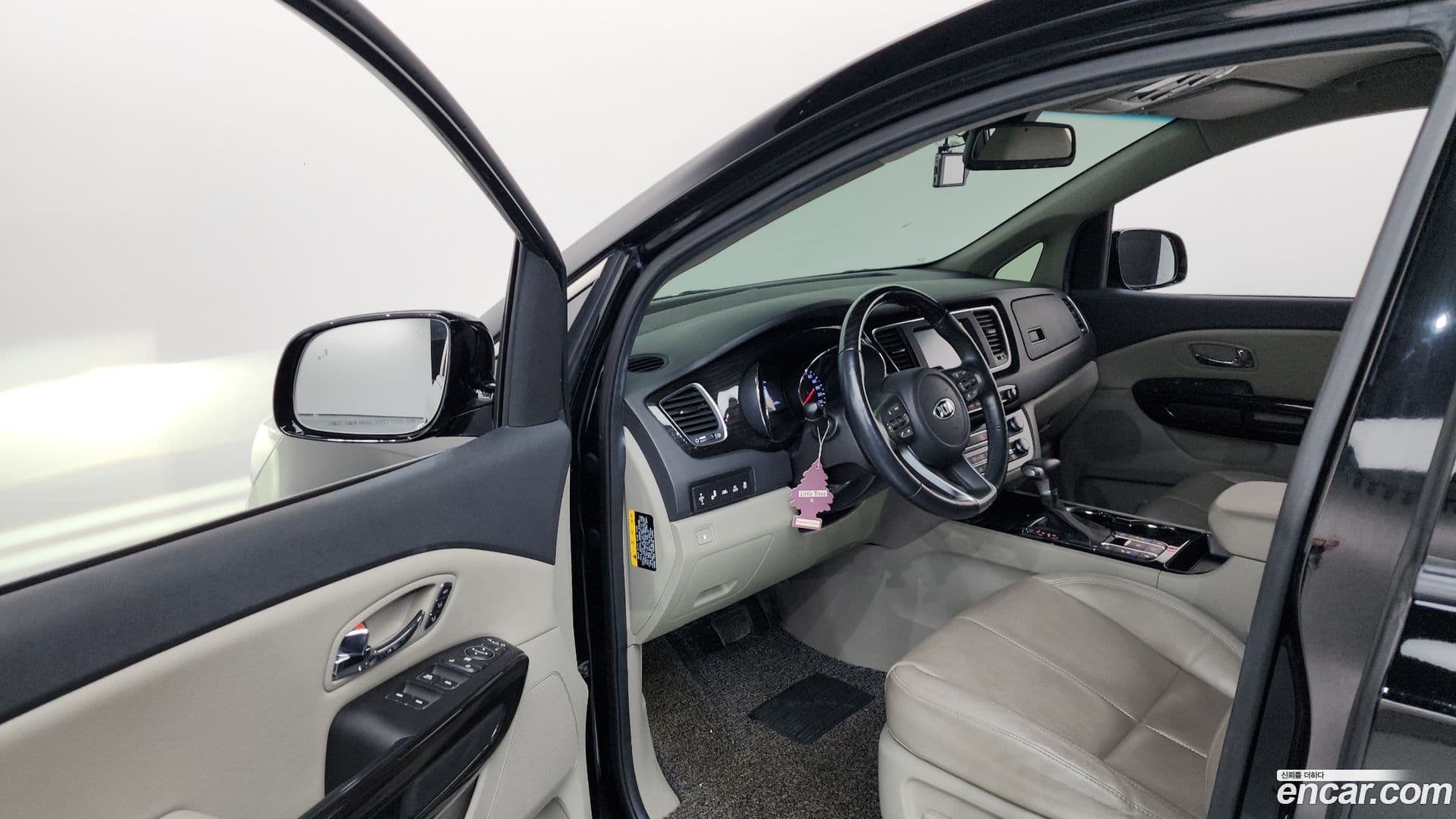 Main__Slider__Photo:Canival Kia 2020.3-9