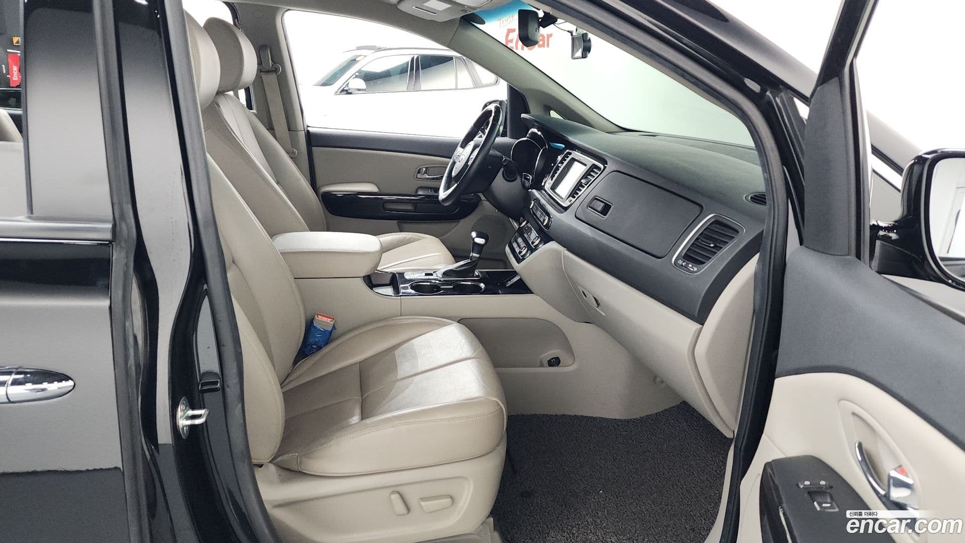 Main__Slider__Photo:Canival Kia 2020.3-10