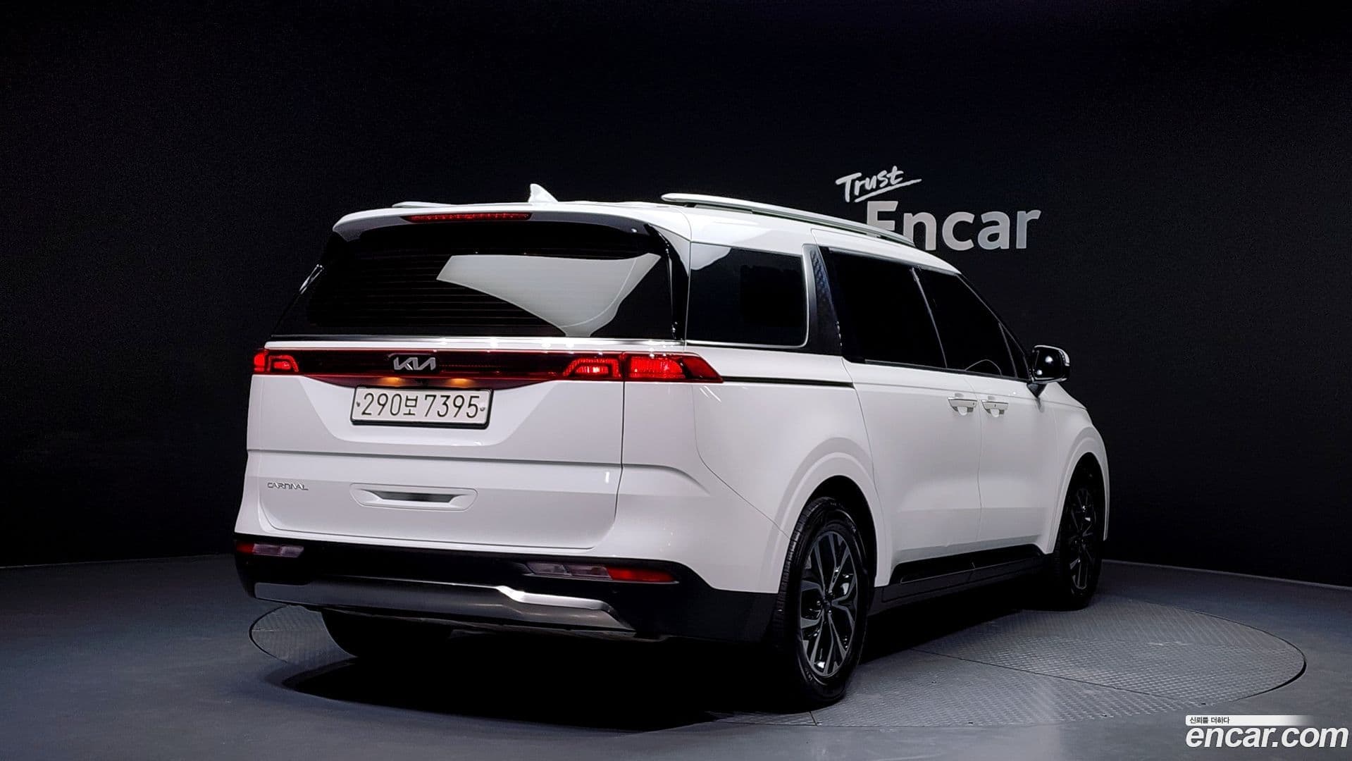 Main__Slider__Photo:Canival Kia 2023.2-1