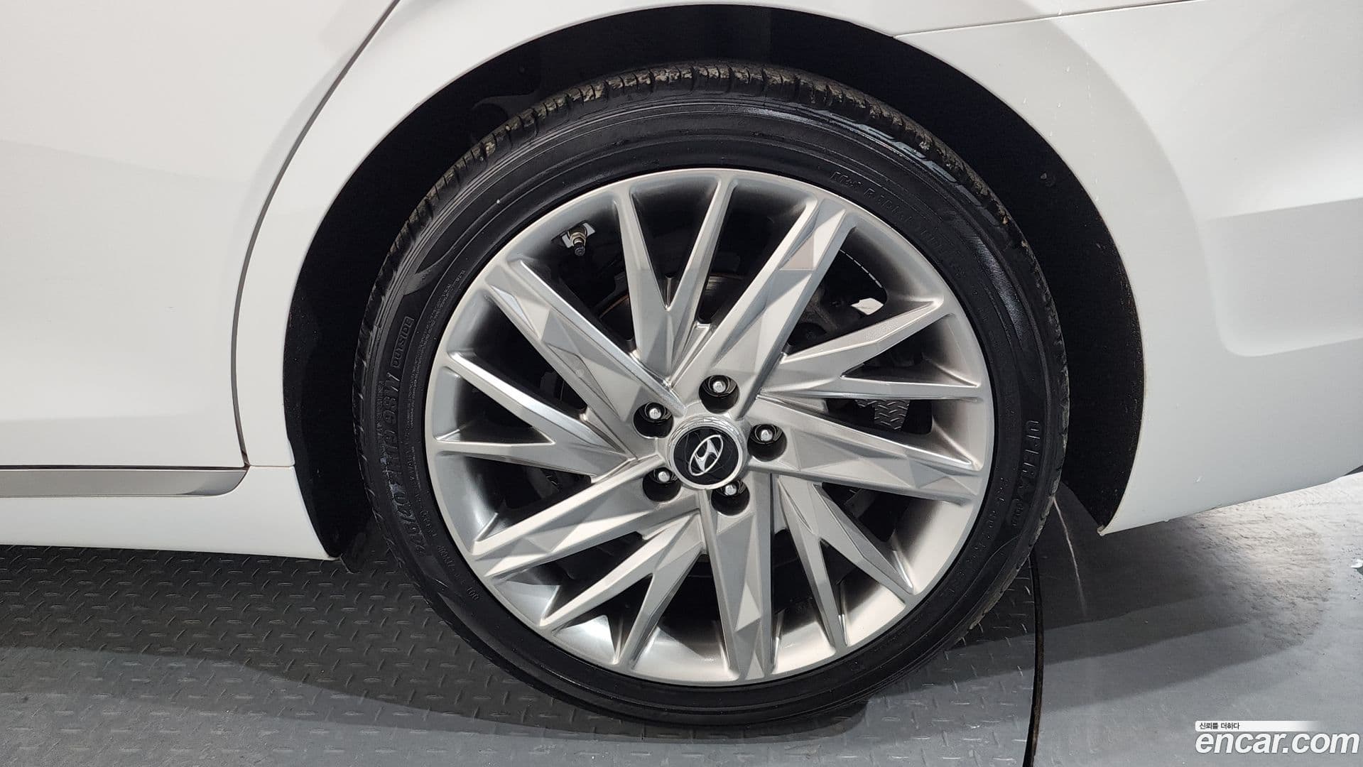 Main__Slider__Photo:Grandeur Hyundai 2022.0-4