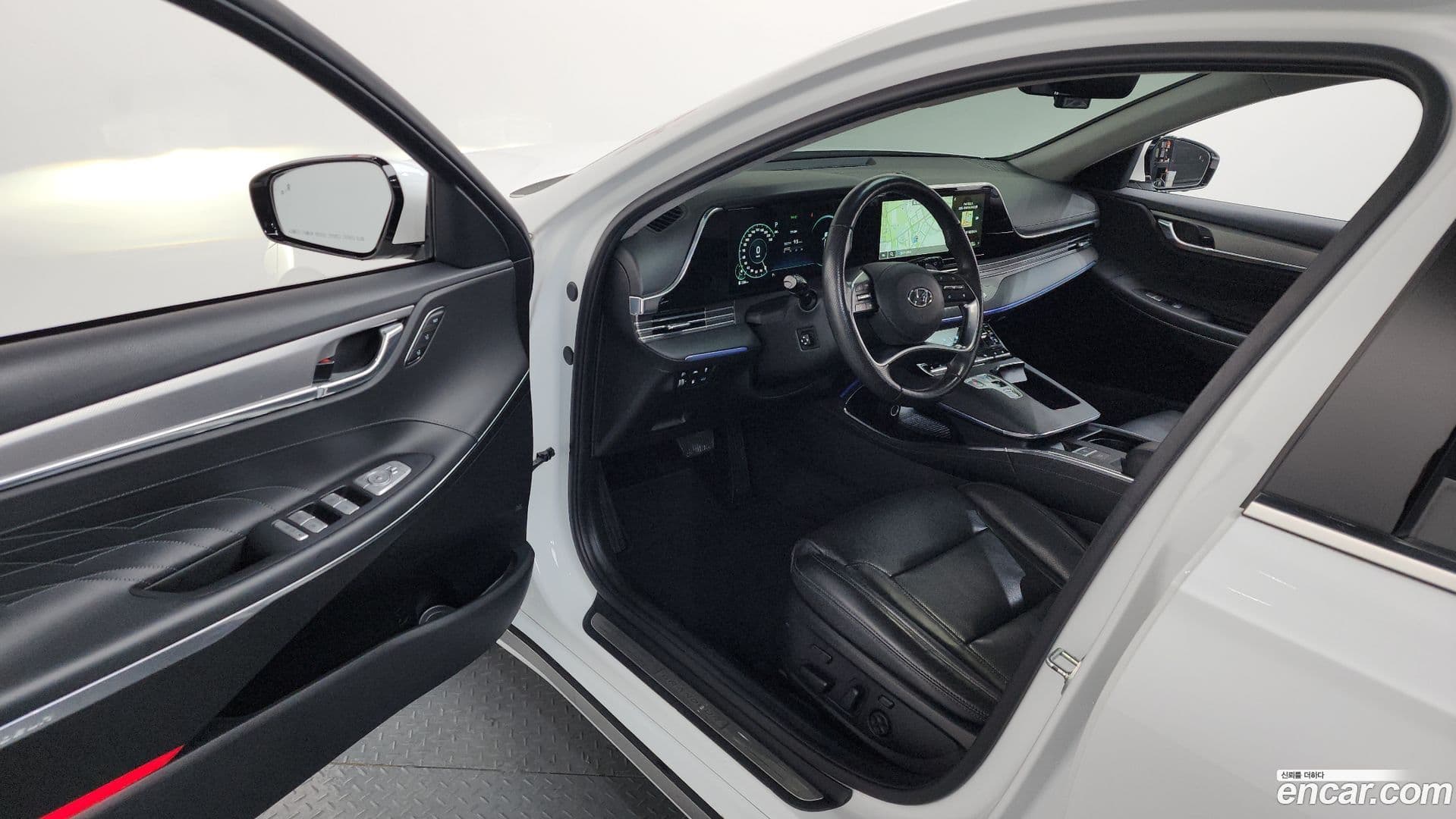 Main__Slider__Photo:Grandeur Hyundai 2022.0-9