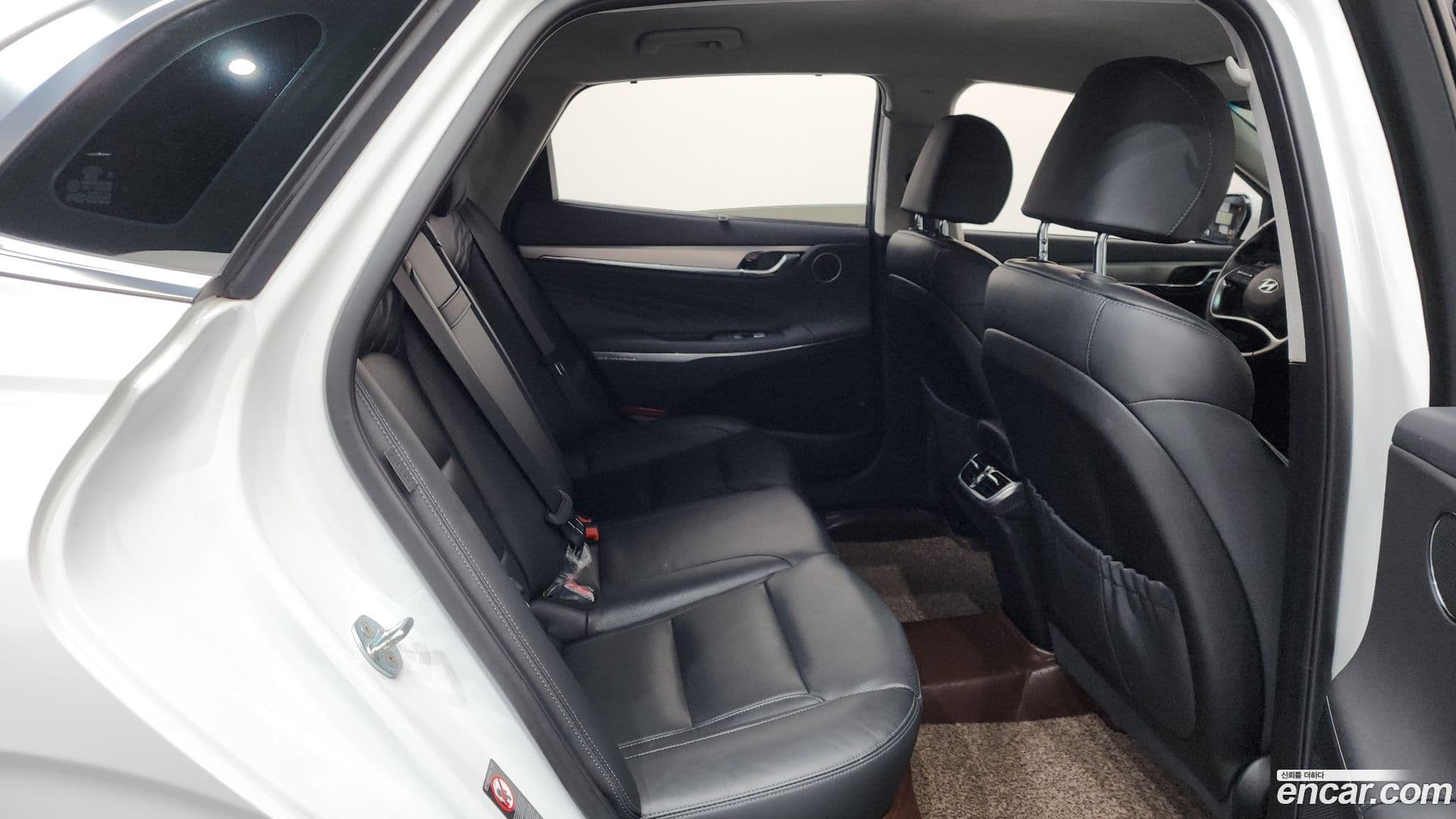 Main__Slider__Photo:Grandeur Hyundai 2022.0-11