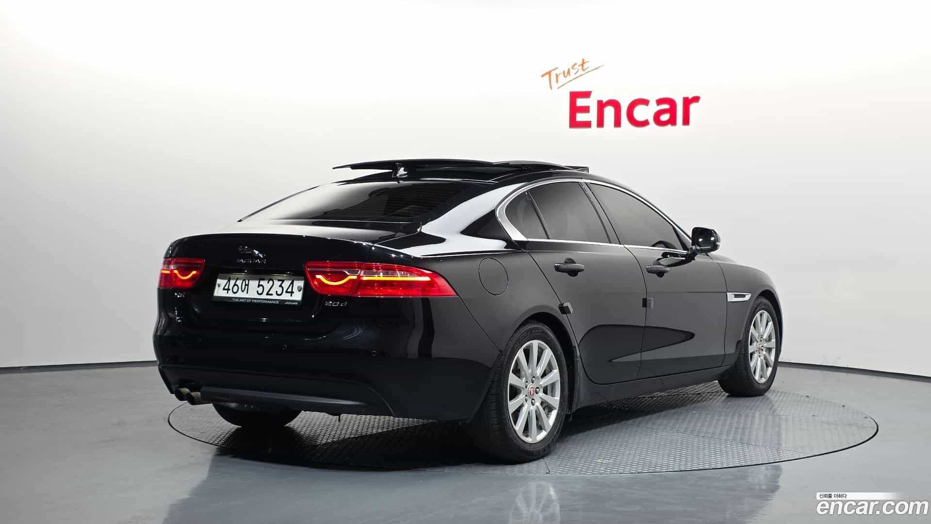 XE Jaguar 2015.8-OUTER-002