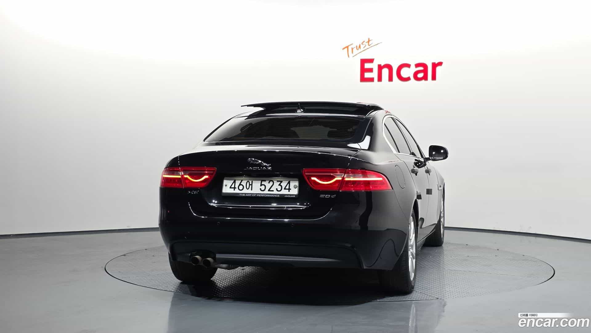 XE Jaguar 2015.8-OUTER-004