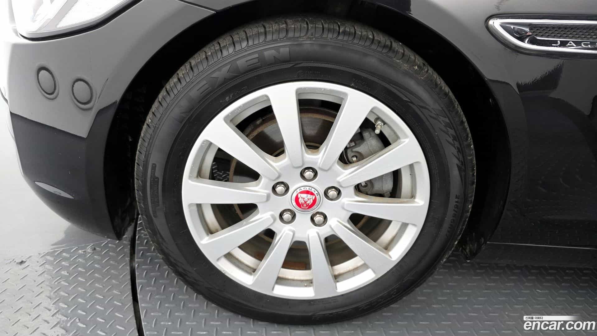 XE Jaguar 2015.8-OUTER-005