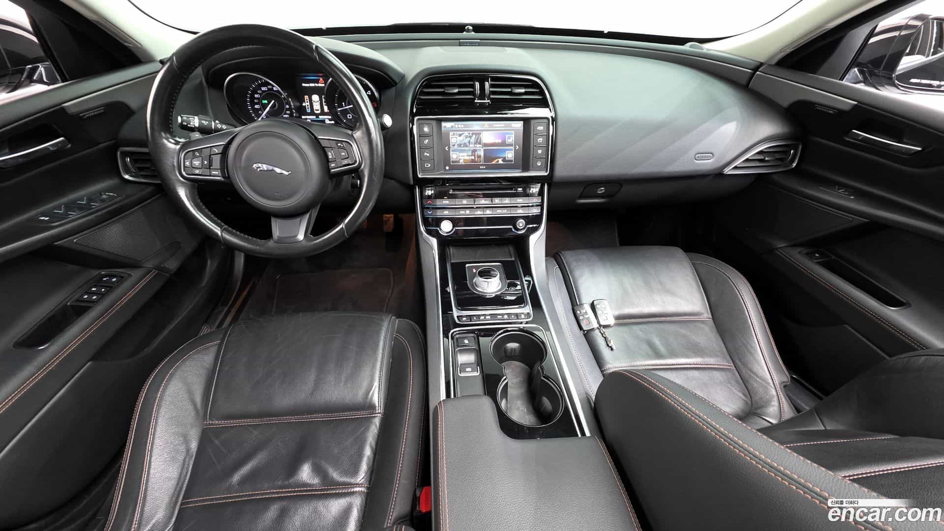 XE Jaguar 2015.8-INNER-007