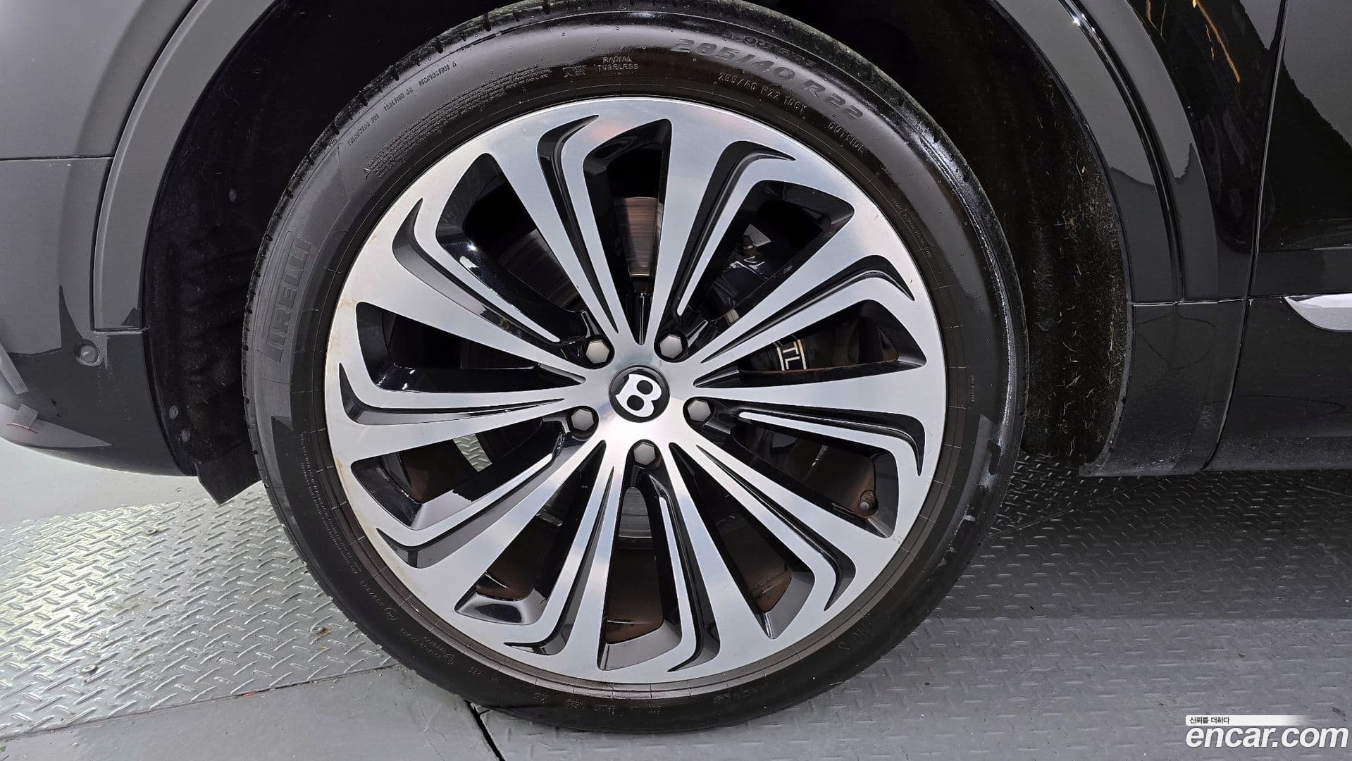 Main__Slider__Photo:Bentayga Bentley 2023.7-4