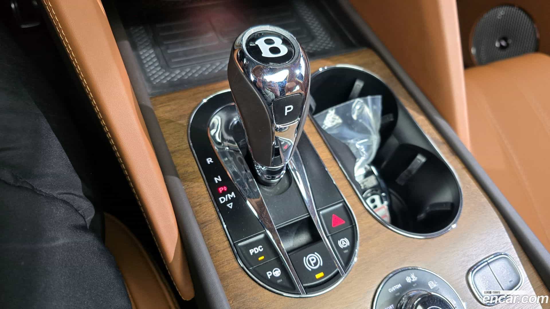 Bentayga Bentley 2023.7-INNER-009