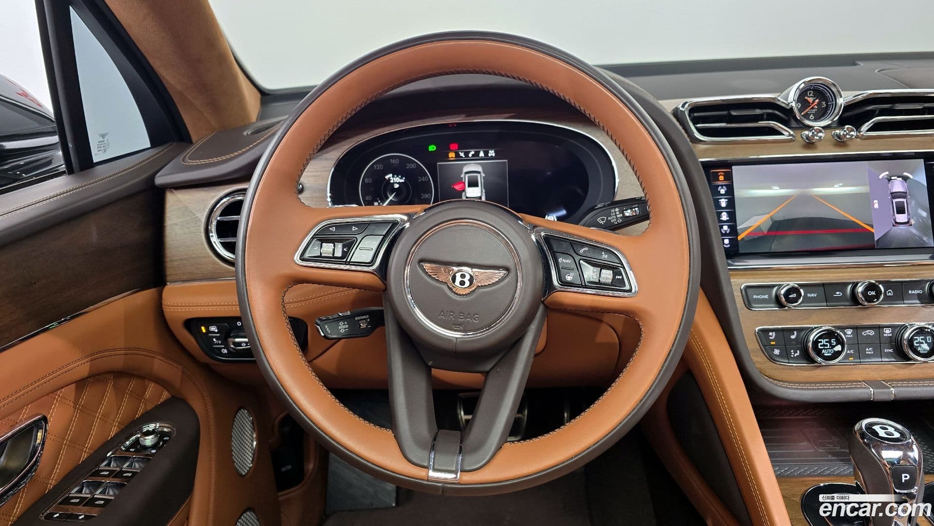 Main__Slider__Photo:Bentayga Bentley 2023.7-12