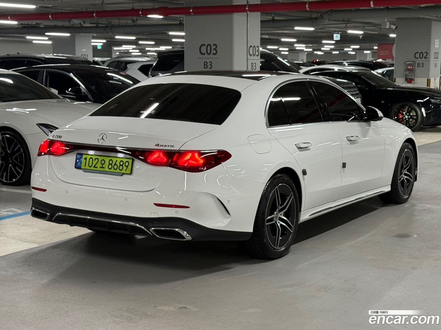 Main__Slider__Photo:E-Class Mercedes-Benz 2024.7-5