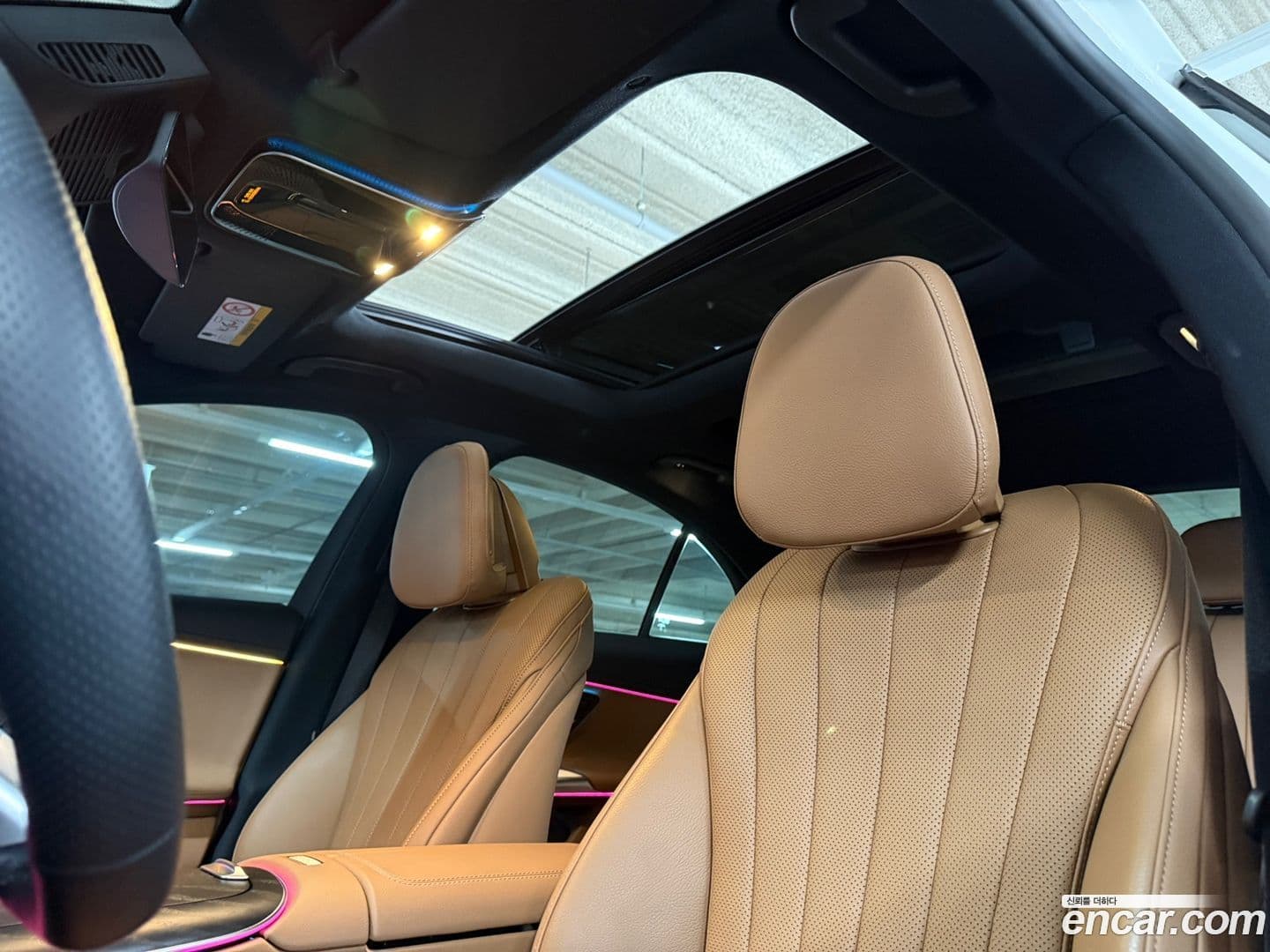 Main__Slider__Photo:E-Class Mercedes-Benz 2024.7-19