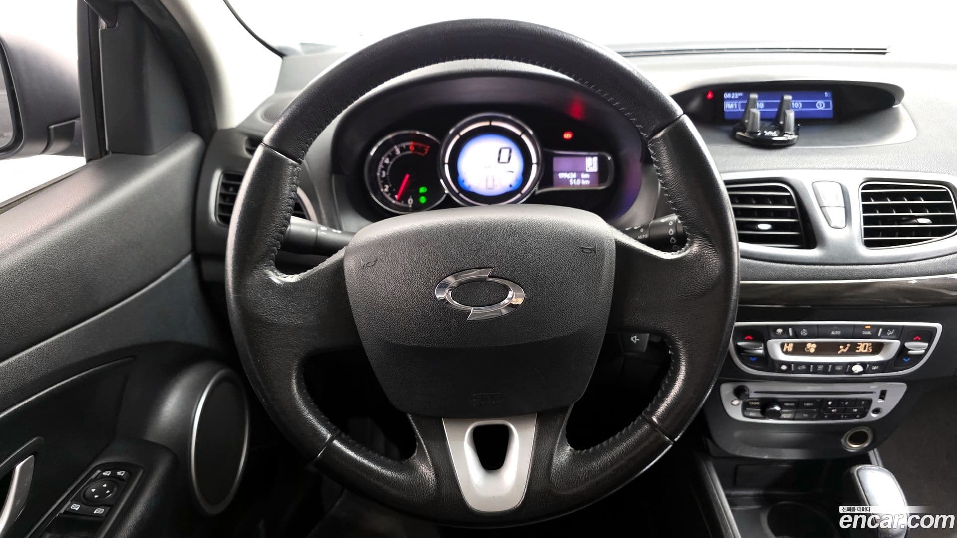 Main__Slider__Photo:SM3 Renault-KoreaSamsung 2013.3-14