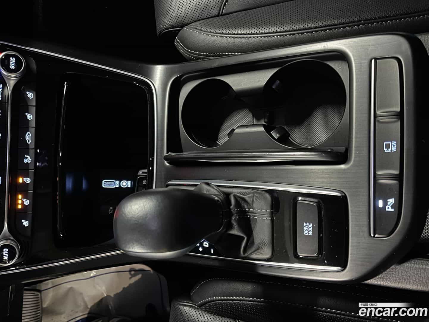 Grandeur Hyundai 2018.7-OPTION-017