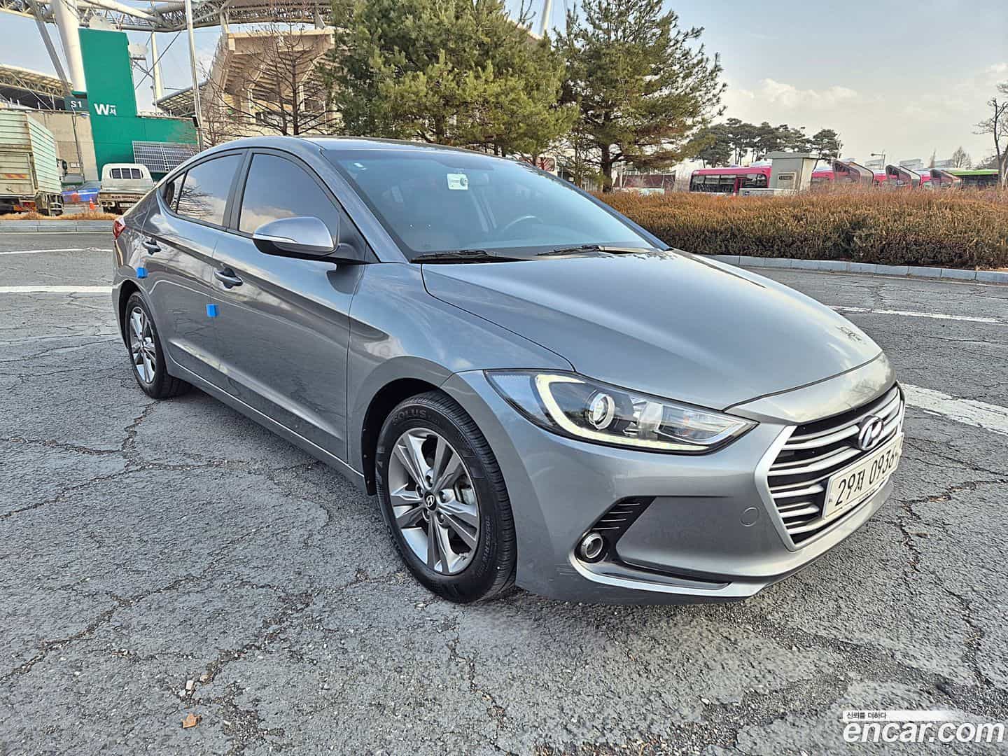 AVANTE Hyundai 2016.1-OUTER-003