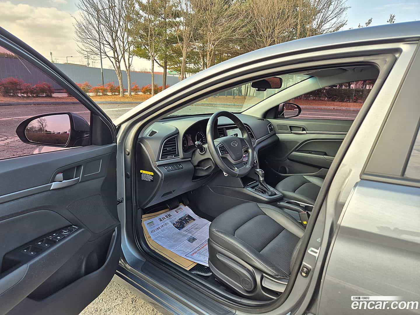 AVANTE Hyundai 2016.1-INNER-009