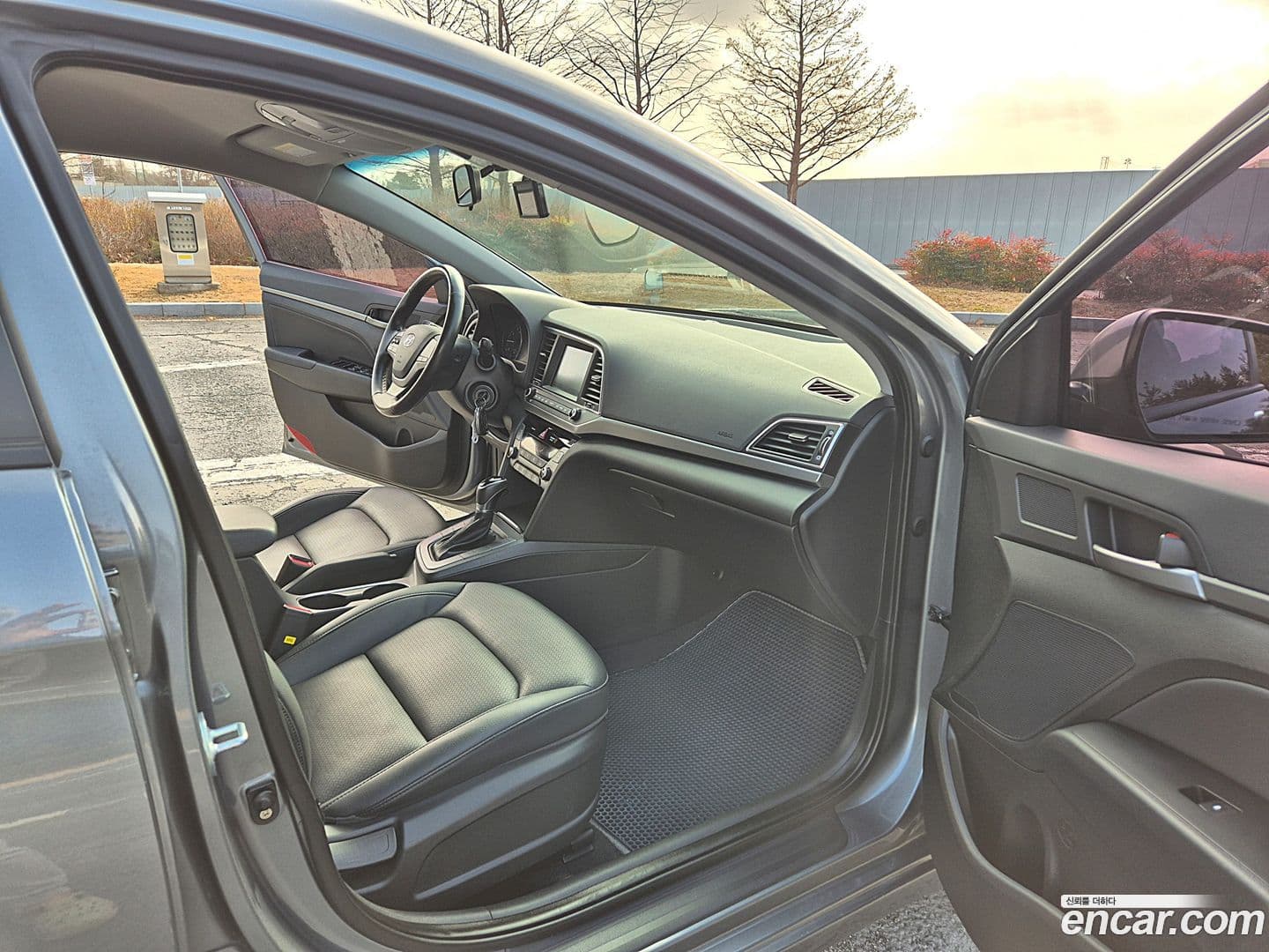 Main__Slider__Photo:AVANTE Hyundai 2016.1-10