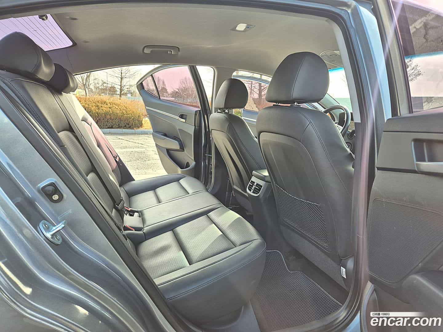 AVANTE Hyundai 2016.1-OPTION-017