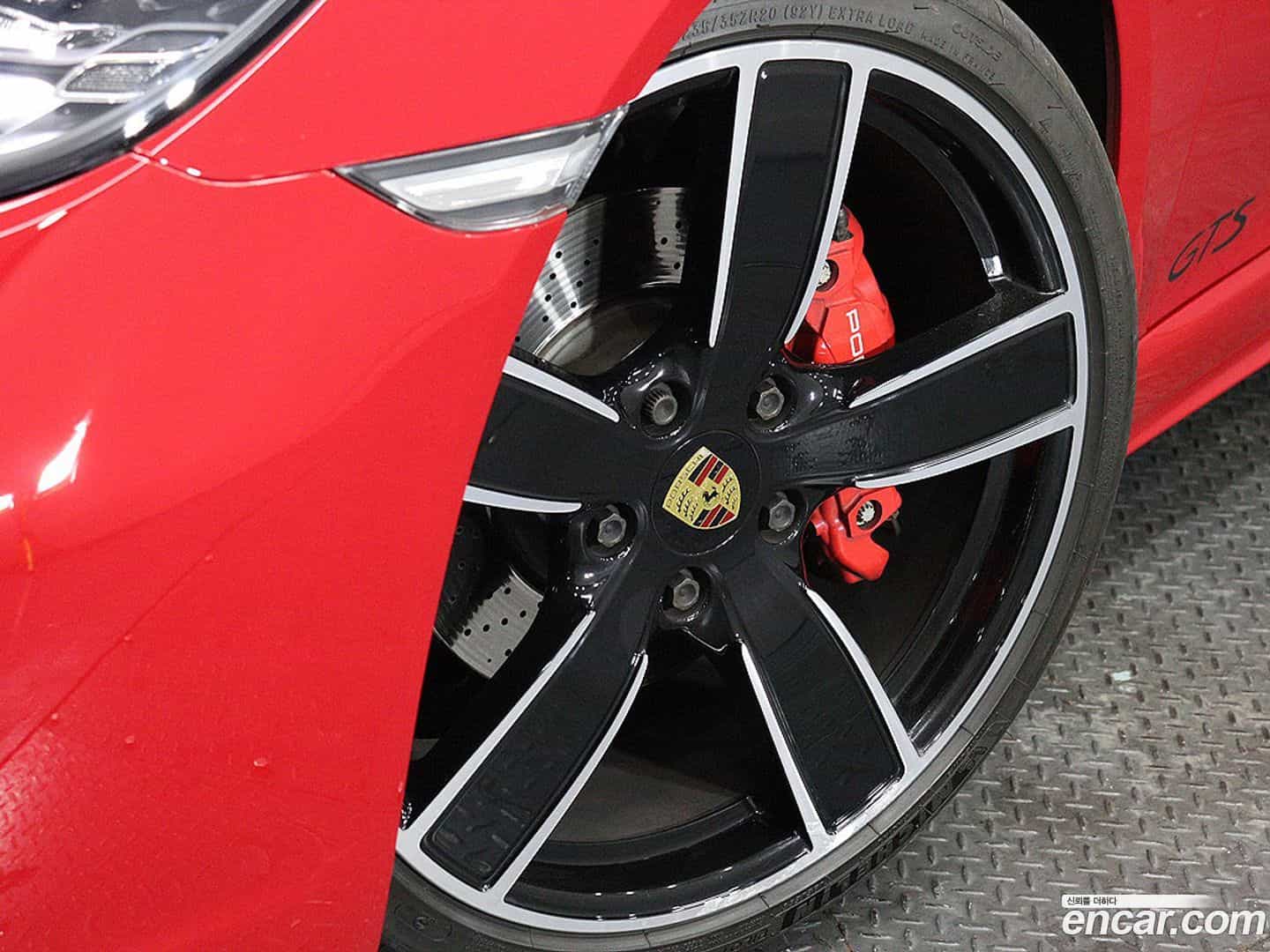 718 Porsche 2018.10-OUTER-005