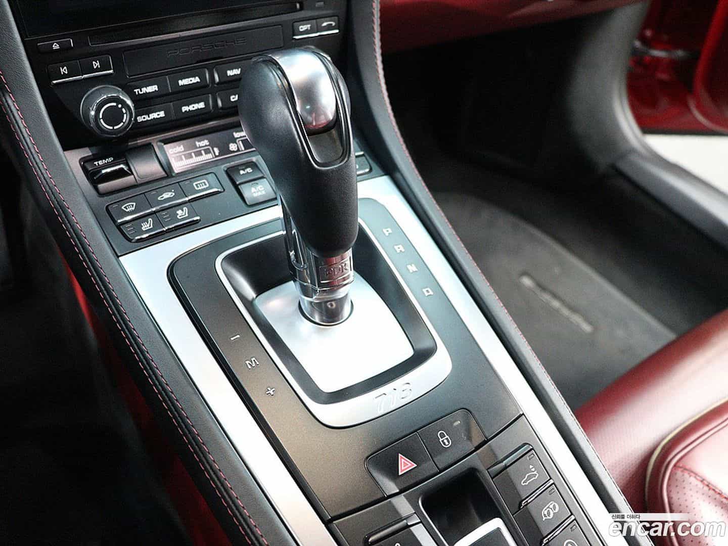 718 Porsche 2018.10-INNER-009