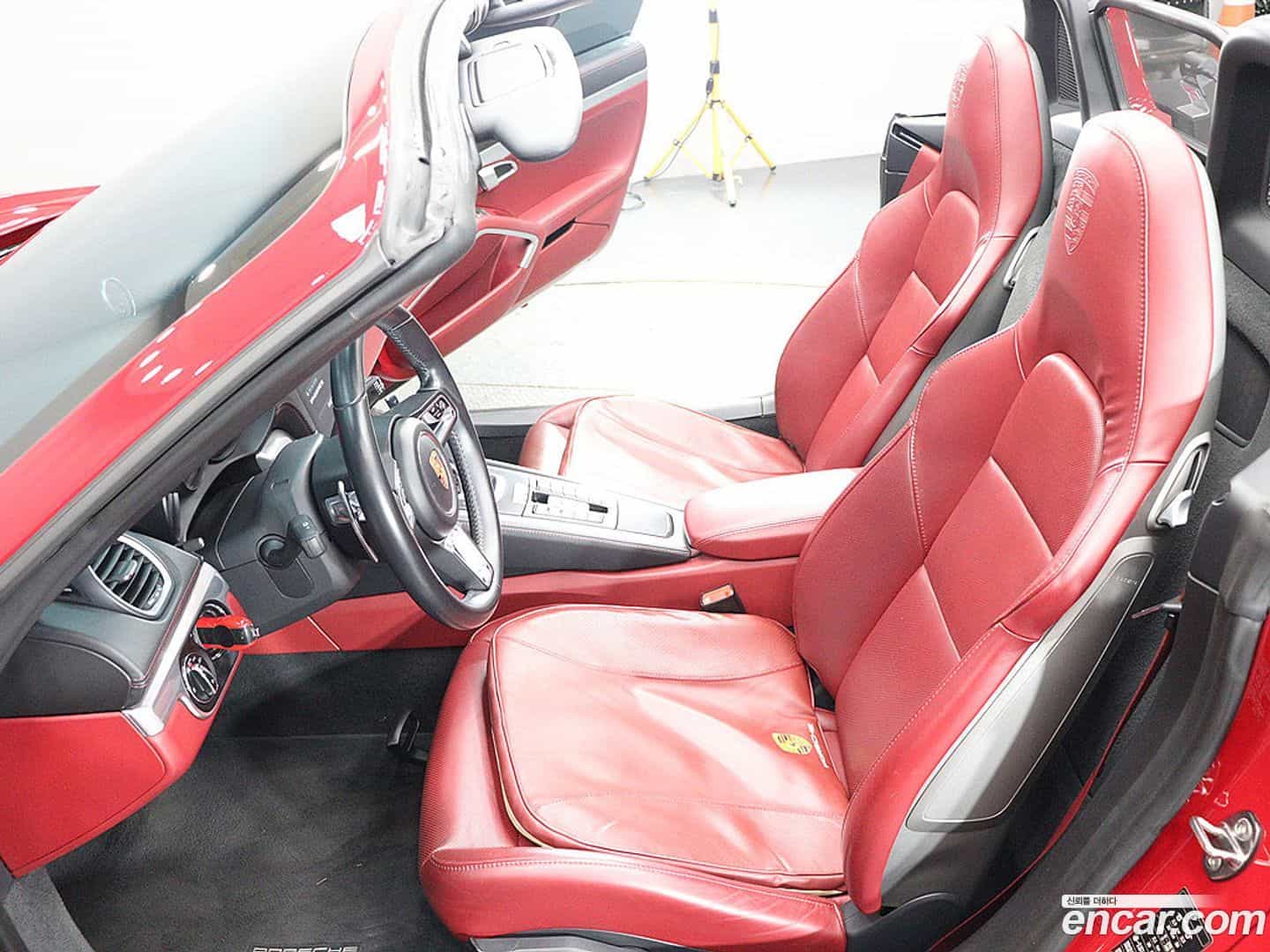 718 Porsche 2018.10-INNER-010