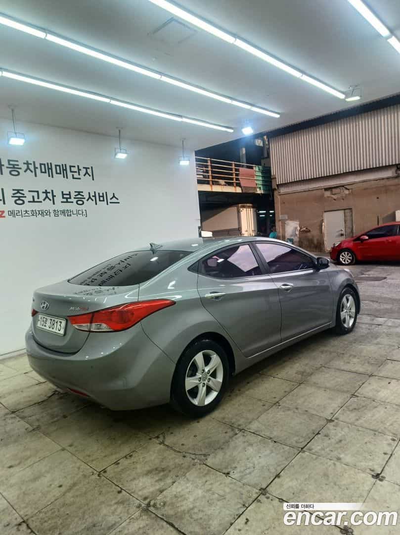 AVANTE Hyundai 2012.0-OUTER-002