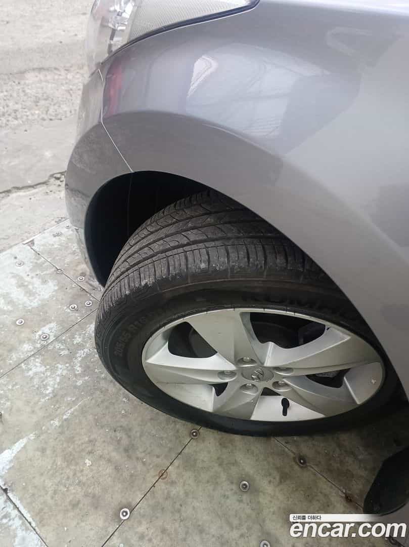 AVANTE Hyundai 2012.0-OUTER-005