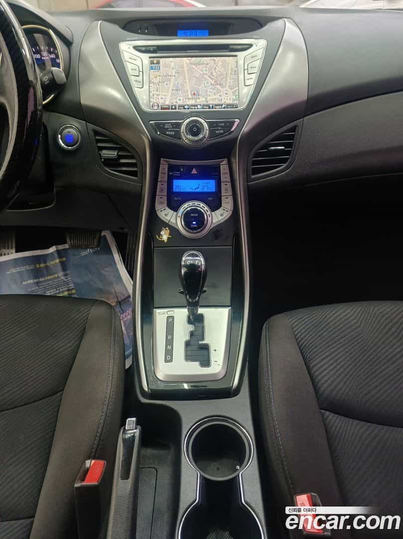 AVANTE Hyundai 2012.0-INNER-009