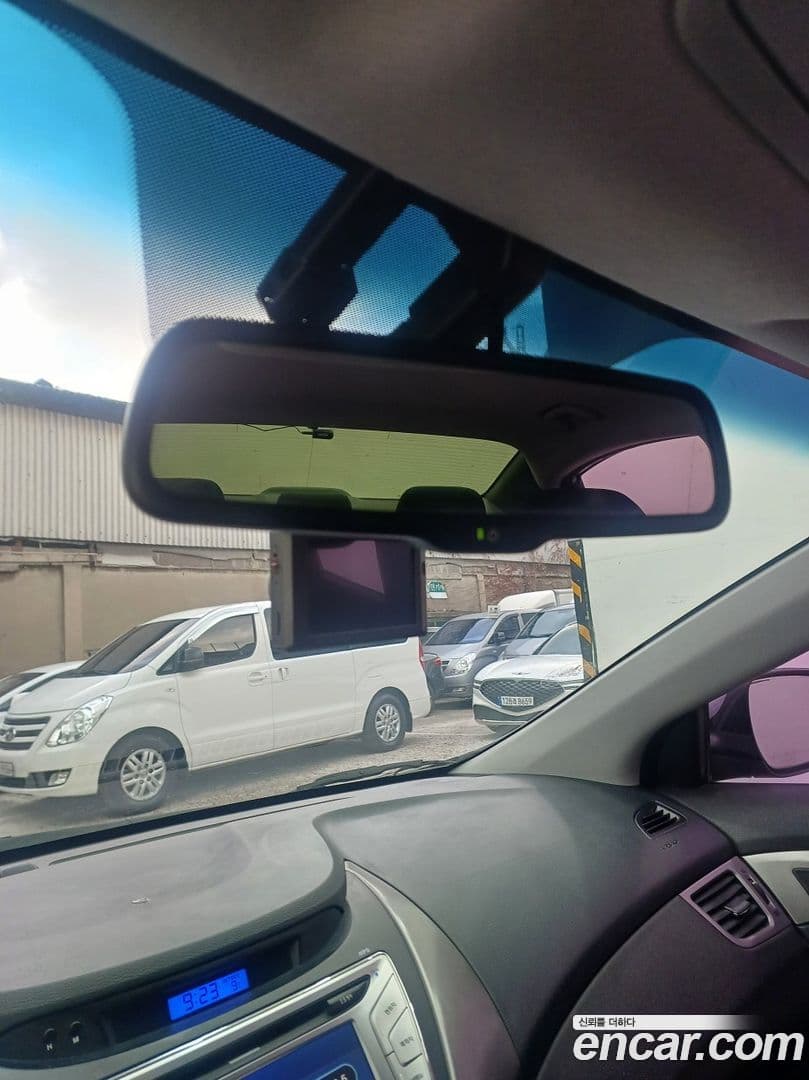 Main__Slider__Photo:AVANTE Hyundai 2012.0-13