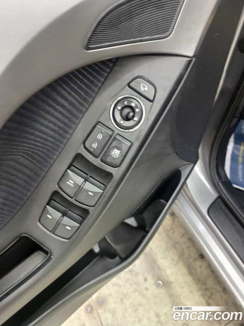 AVANTE Hyundai 2012.0-OPTION-019