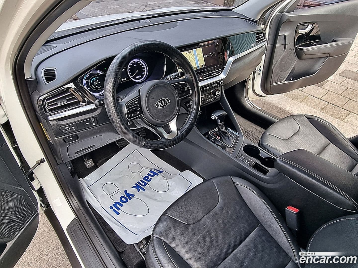 Main__Slider__Photo:Niro Kia 2019.6-5