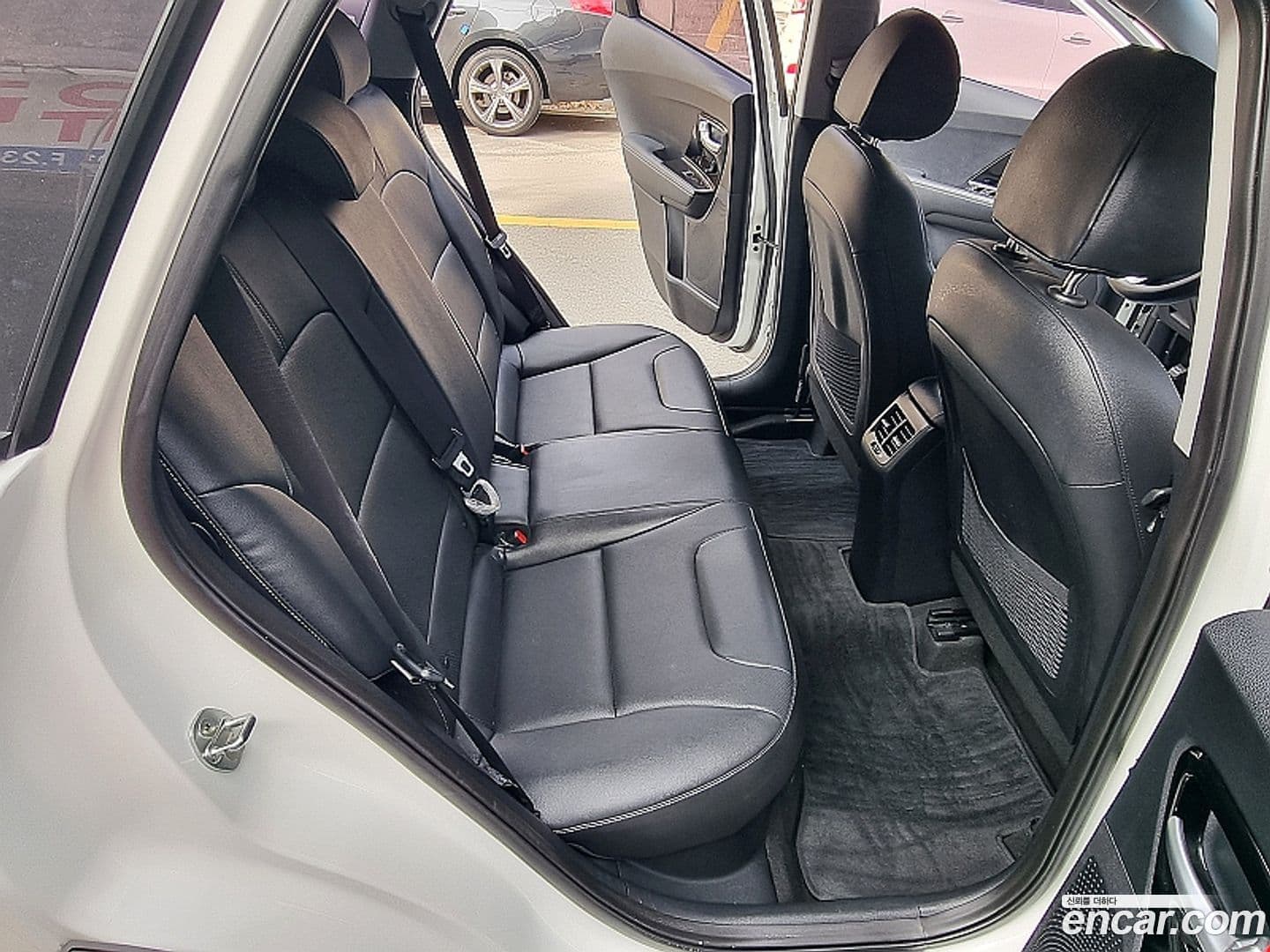 Main__Slider__Photo:Niro Kia 2019.6-13