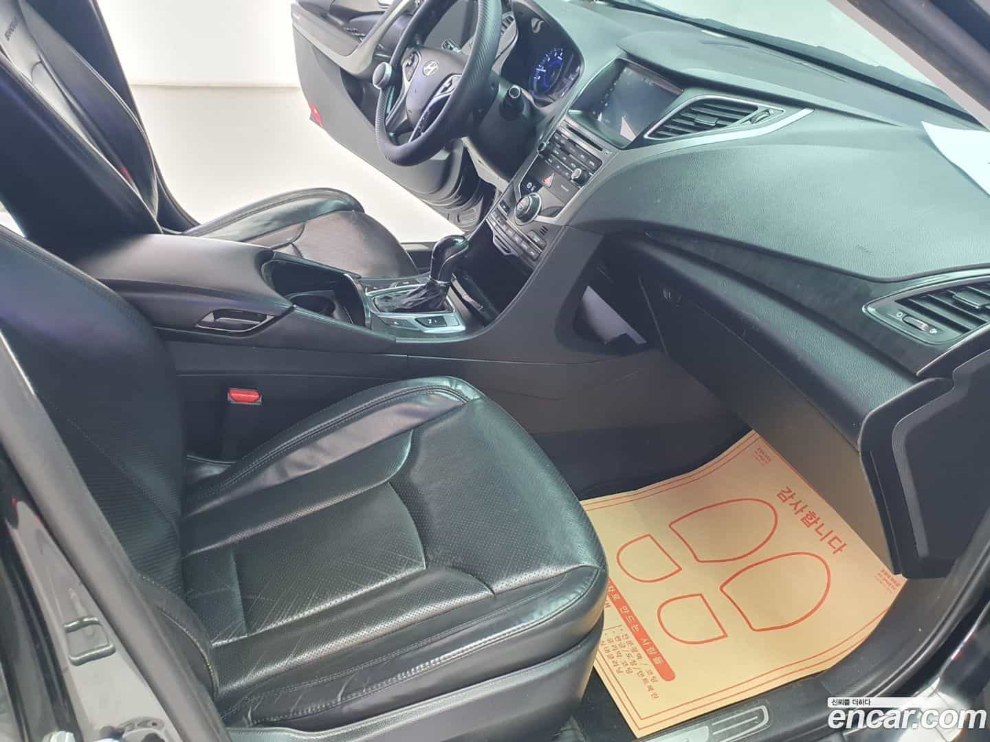 Grandeur Hyundai 2015.8-OPTION-016