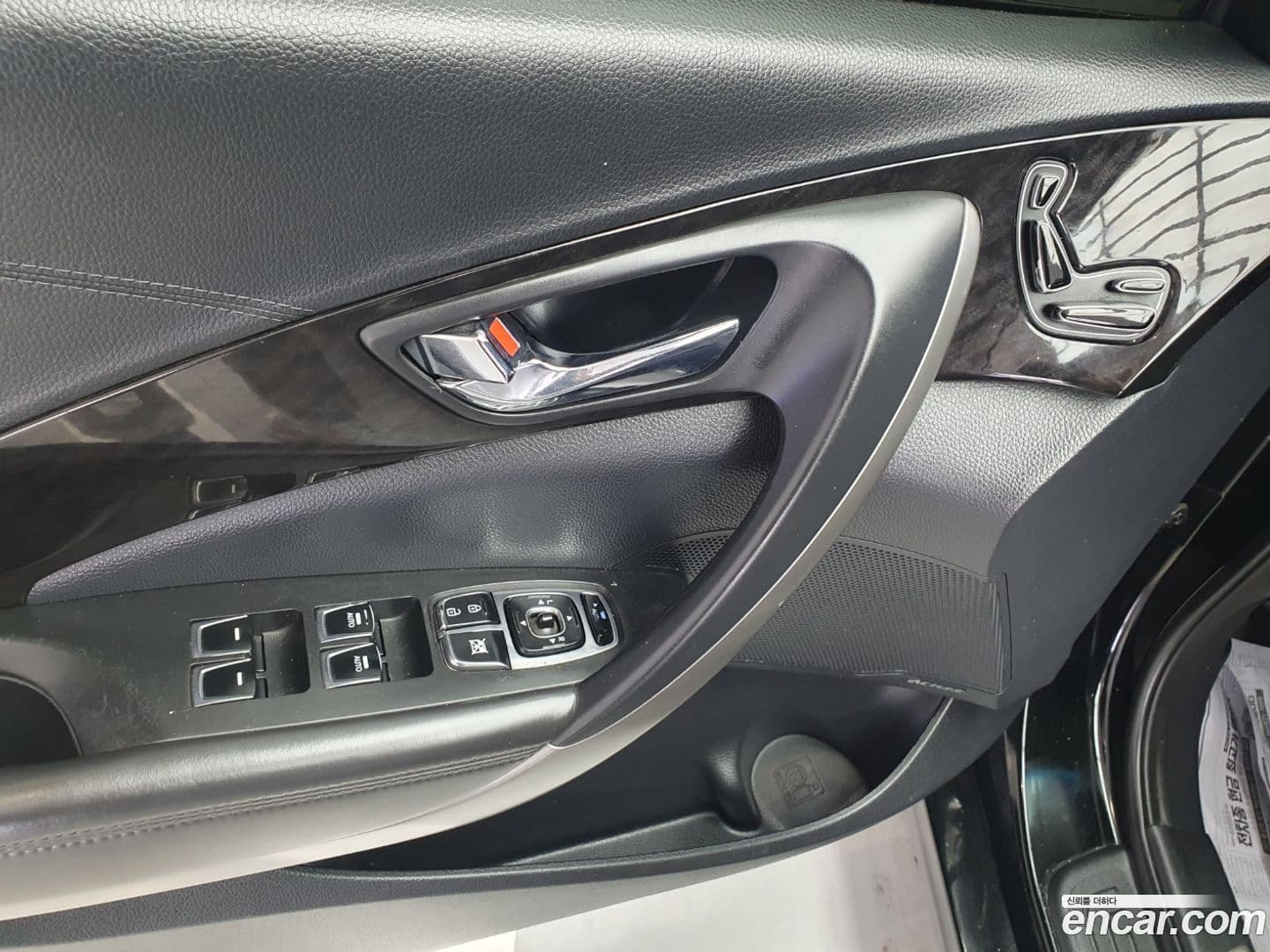 Main__Slider__Photo:Grandeur Hyundai 2015.8-14