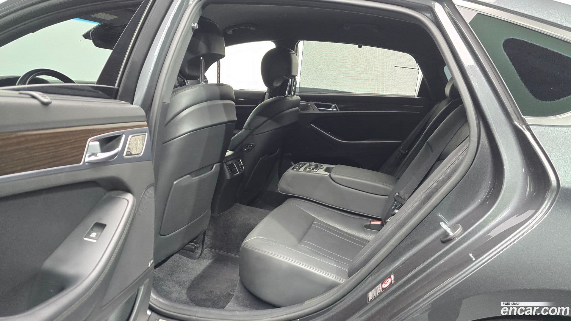 Main__Slider__Photo:G80 Genesis 2018.11-11