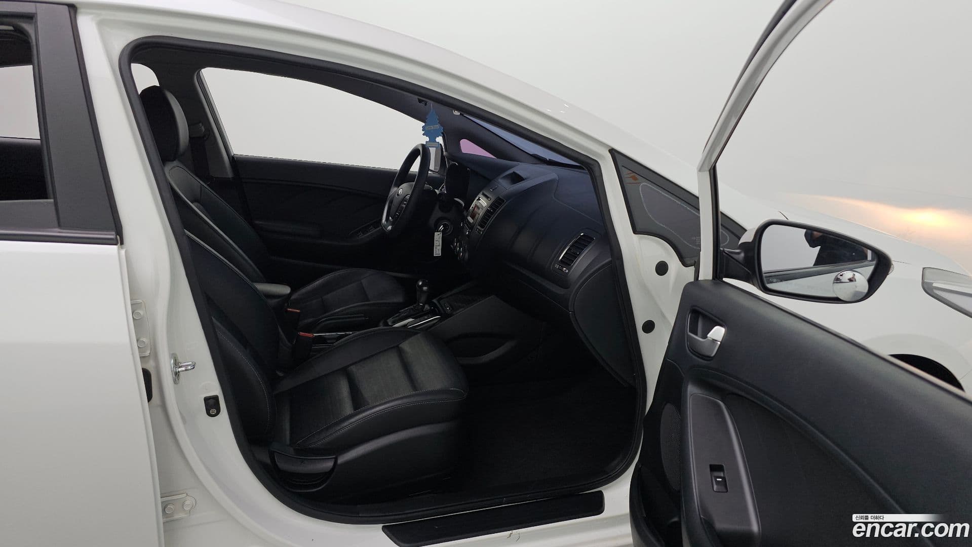 Main__Slider__Photo:K3 Kia 2016.0-17