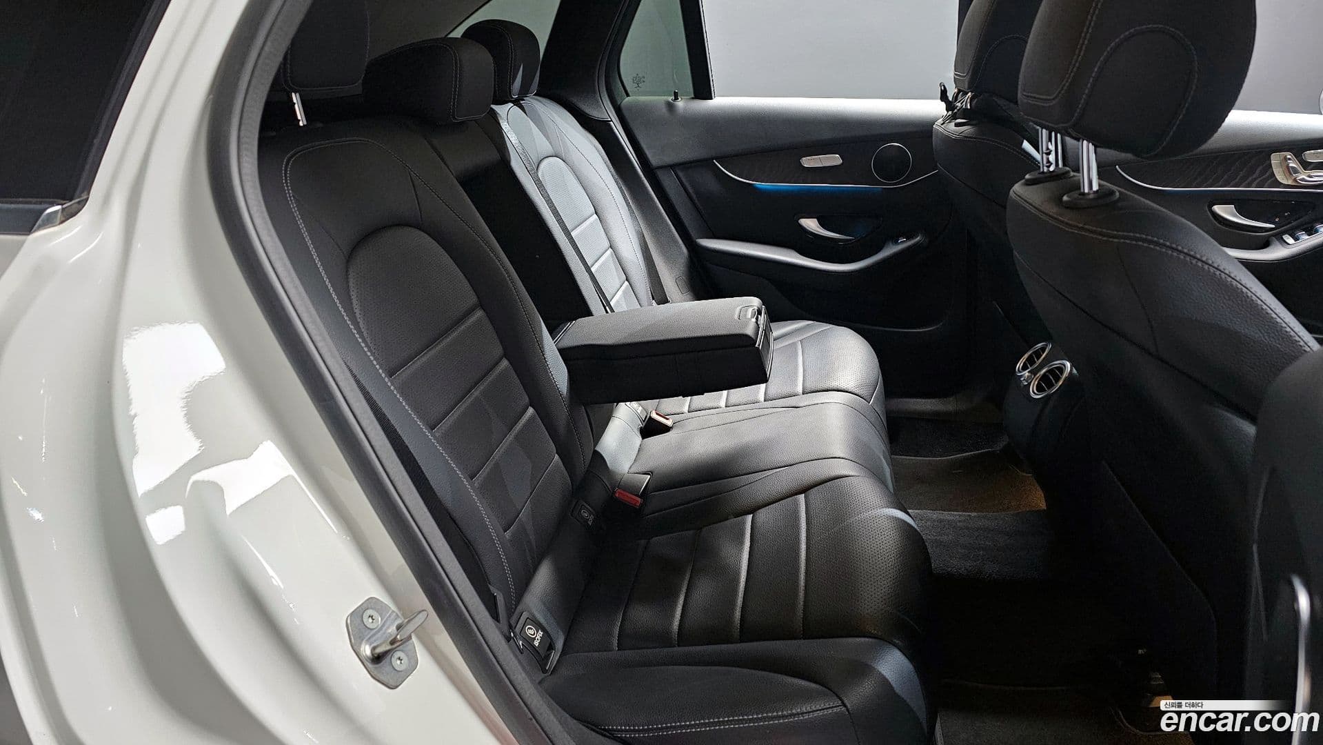 Main__Slider__Photo:GLC-Class Mercedes-Benz 2019.10-11