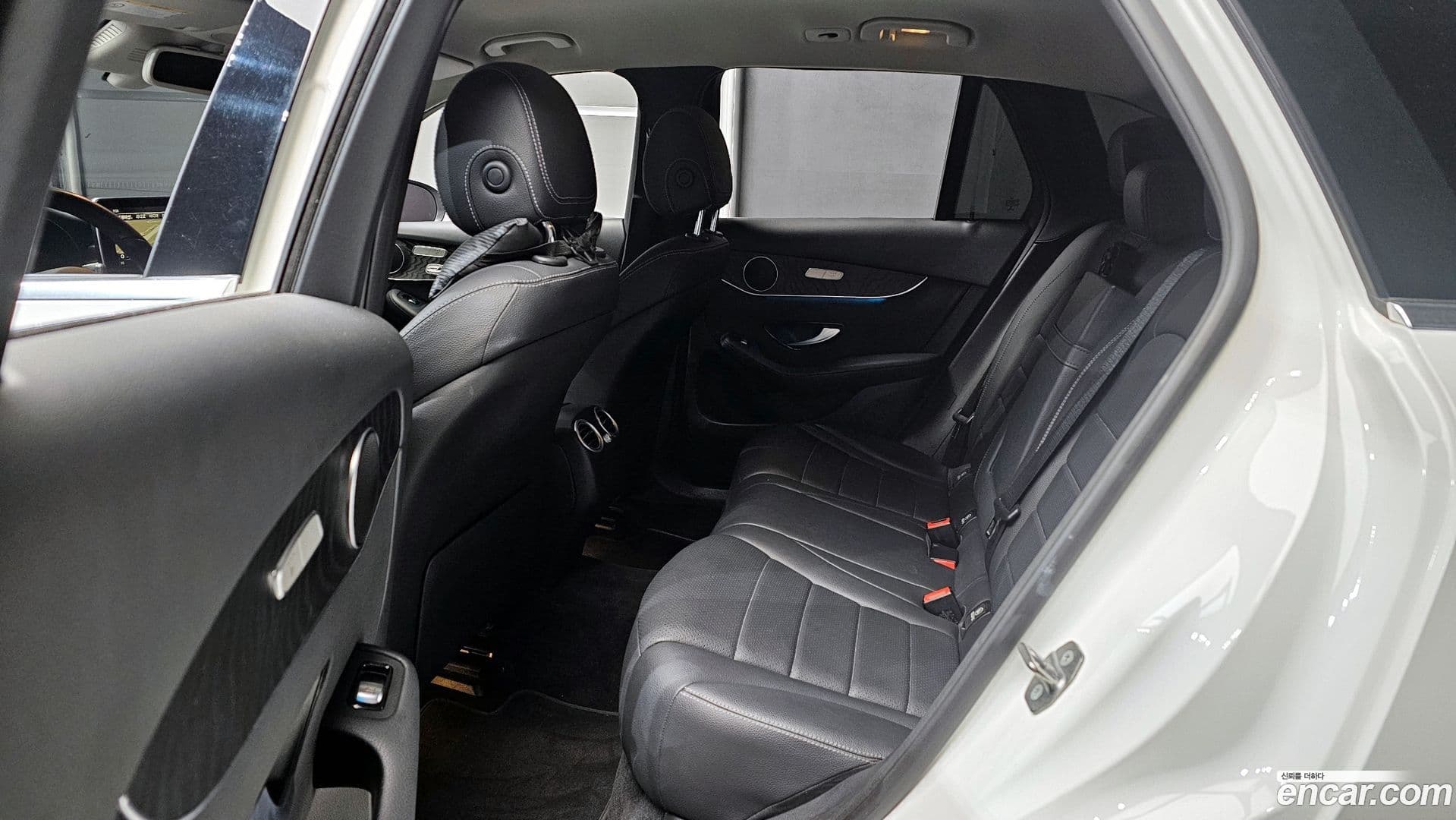 Main__Slider__Photo:GLC-Class Mercedes-Benz 2019.10-12