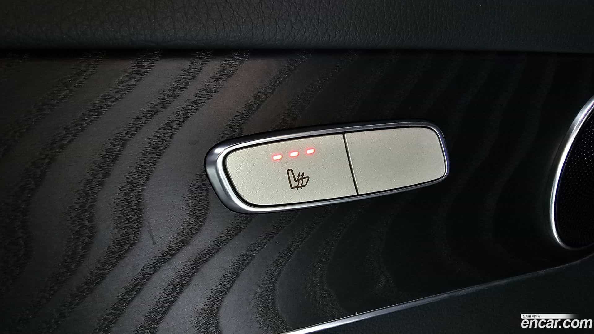 GLC-Class Mercedes-Benz 2019.10-OPTION-023