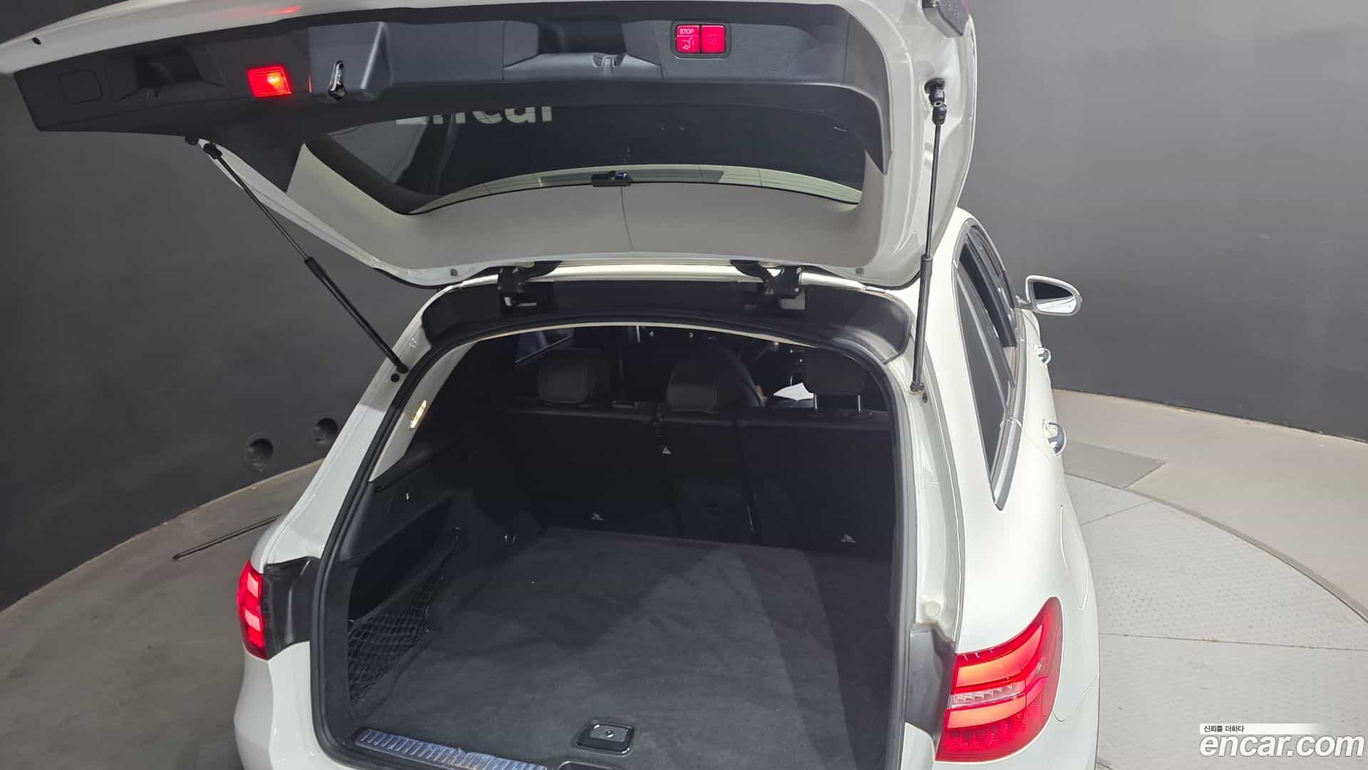 GLC-Class Mercedes-Benz 2019.10-OPTION-024