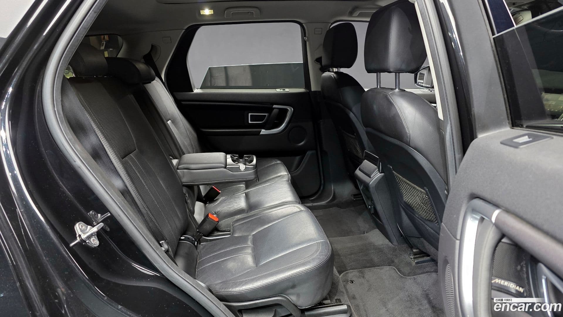 Main__Slider__Photo:Discovery Sport Land Rover 2017.8-11