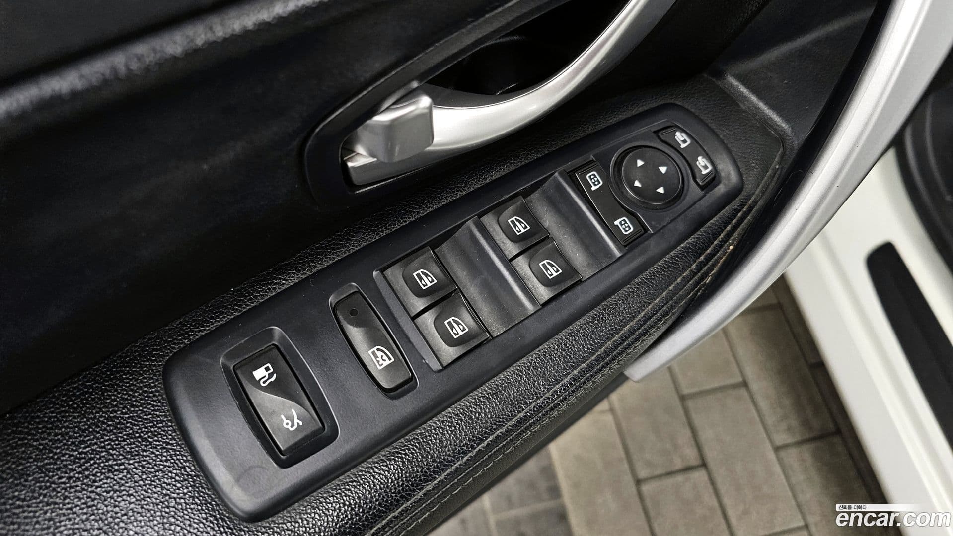 Main__Slider__Photo:SM5 Renault-KoreaSamsung 2013.8-18